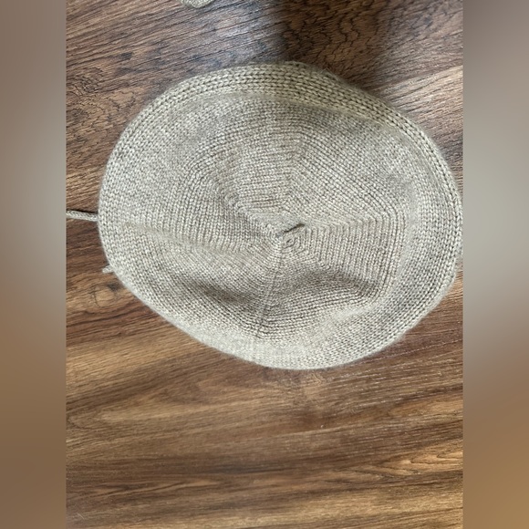 Ugg Beanie Bundle - Picture 3 of 11